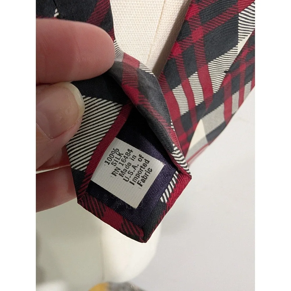 Sheaf & Caber Tartan Necktie‎ Made in USA  100% Silk